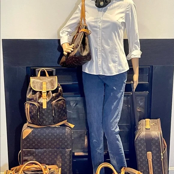 🎉HP🎉Louis Vuitton Travel Set - Picture 6 of 7